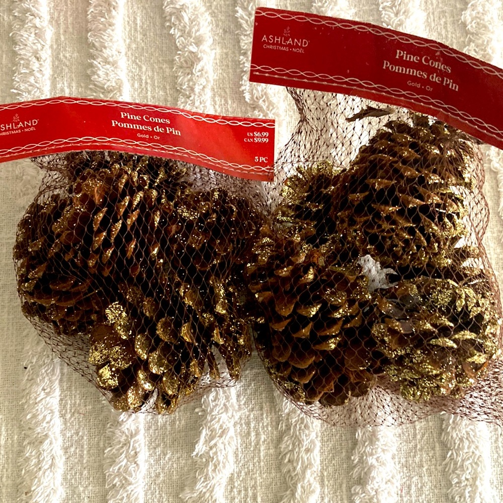 Shiny gold pinecones